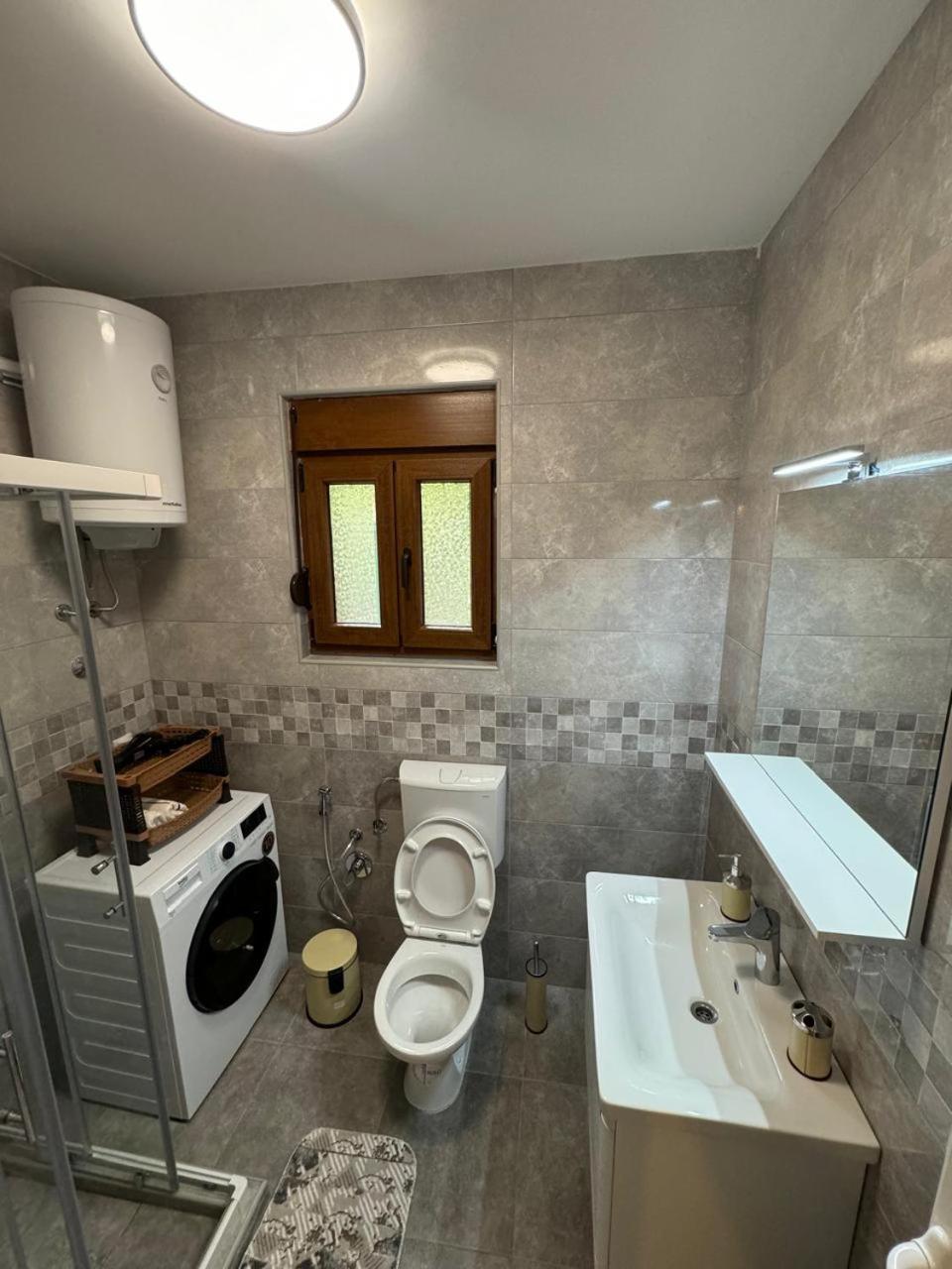 Apartment Vento Di Bocche III Kotor Exteriör bild